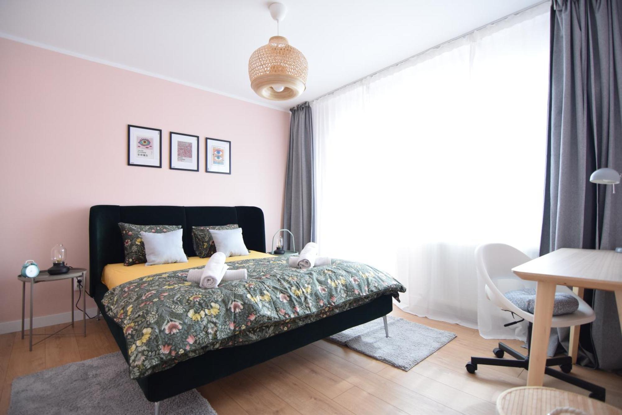 Stylish Apartment With Video Projector Bukares Bagian luar foto
