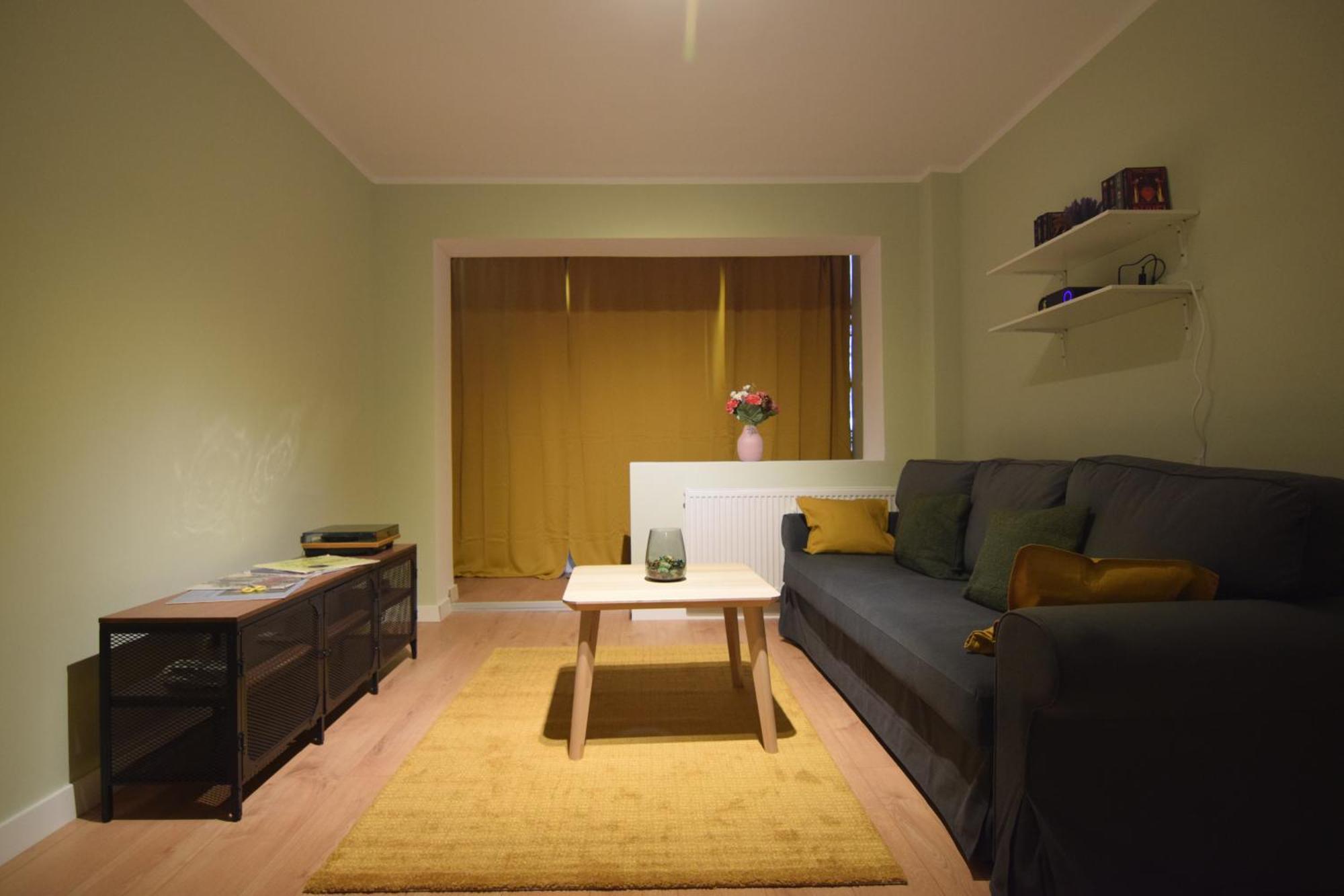 Stylish Apartment With Video Projector Bukares Bagian luar foto