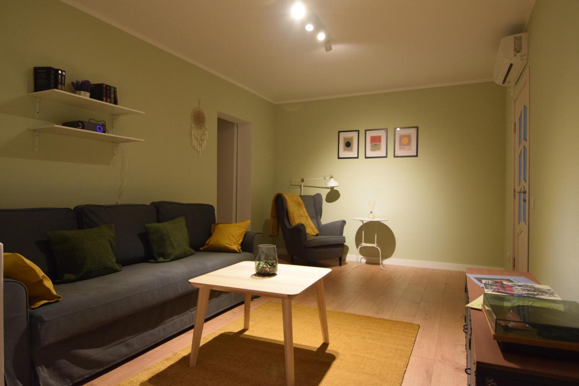 Stylish Apartment With Video Projector Bukares Bagian luar foto