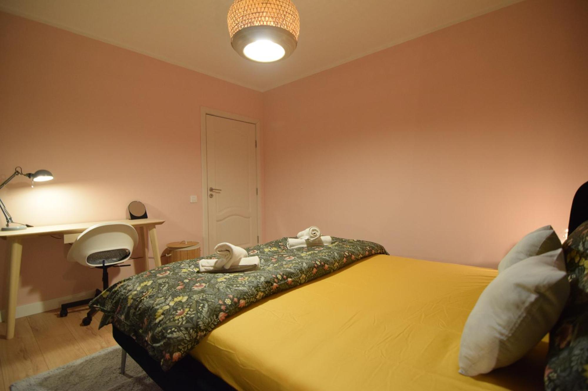 Stylish Apartment With Video Projector Bukares Bagian luar foto