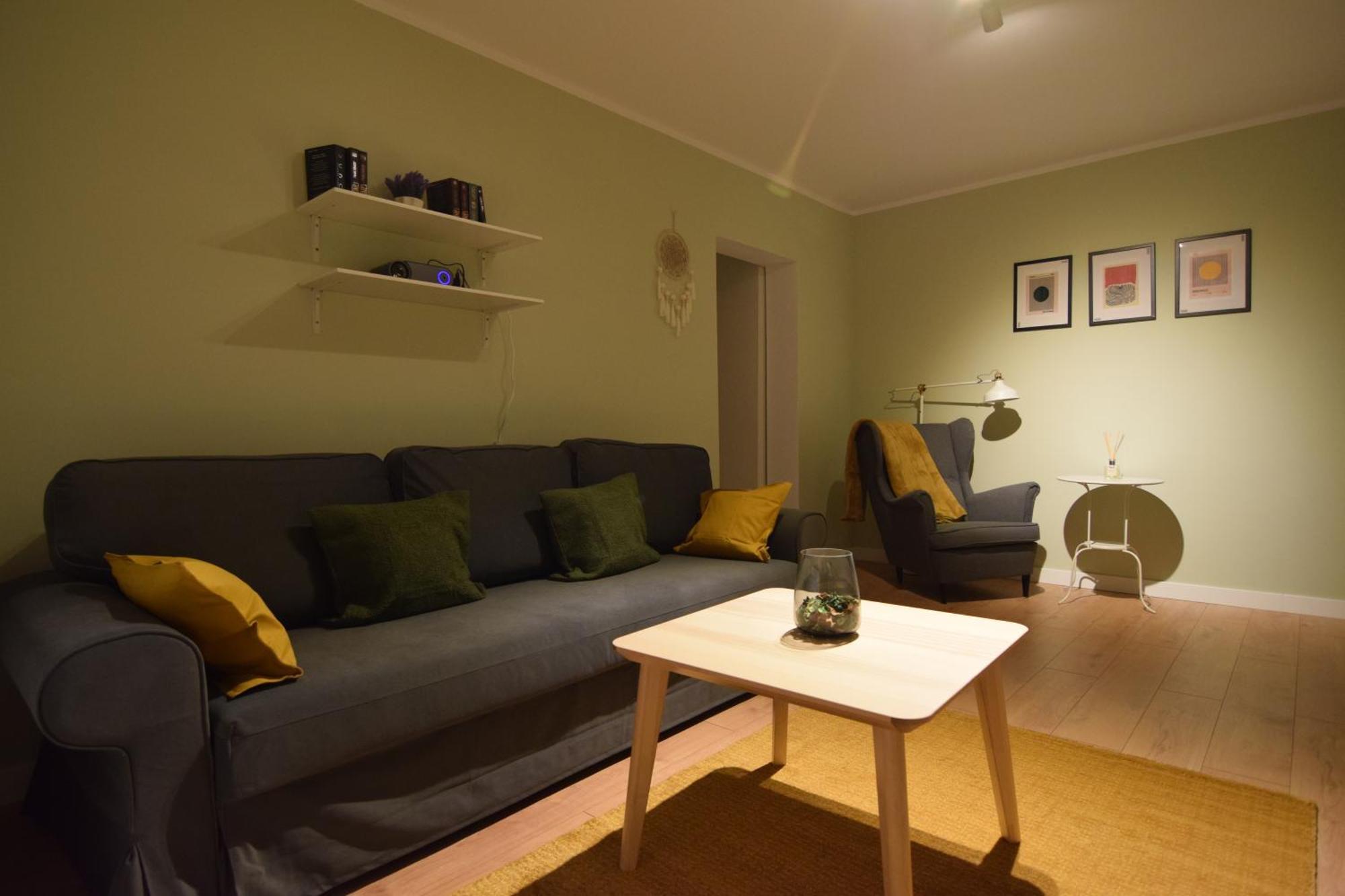 Stylish Apartment With Video Projector Bukares Bagian luar foto
