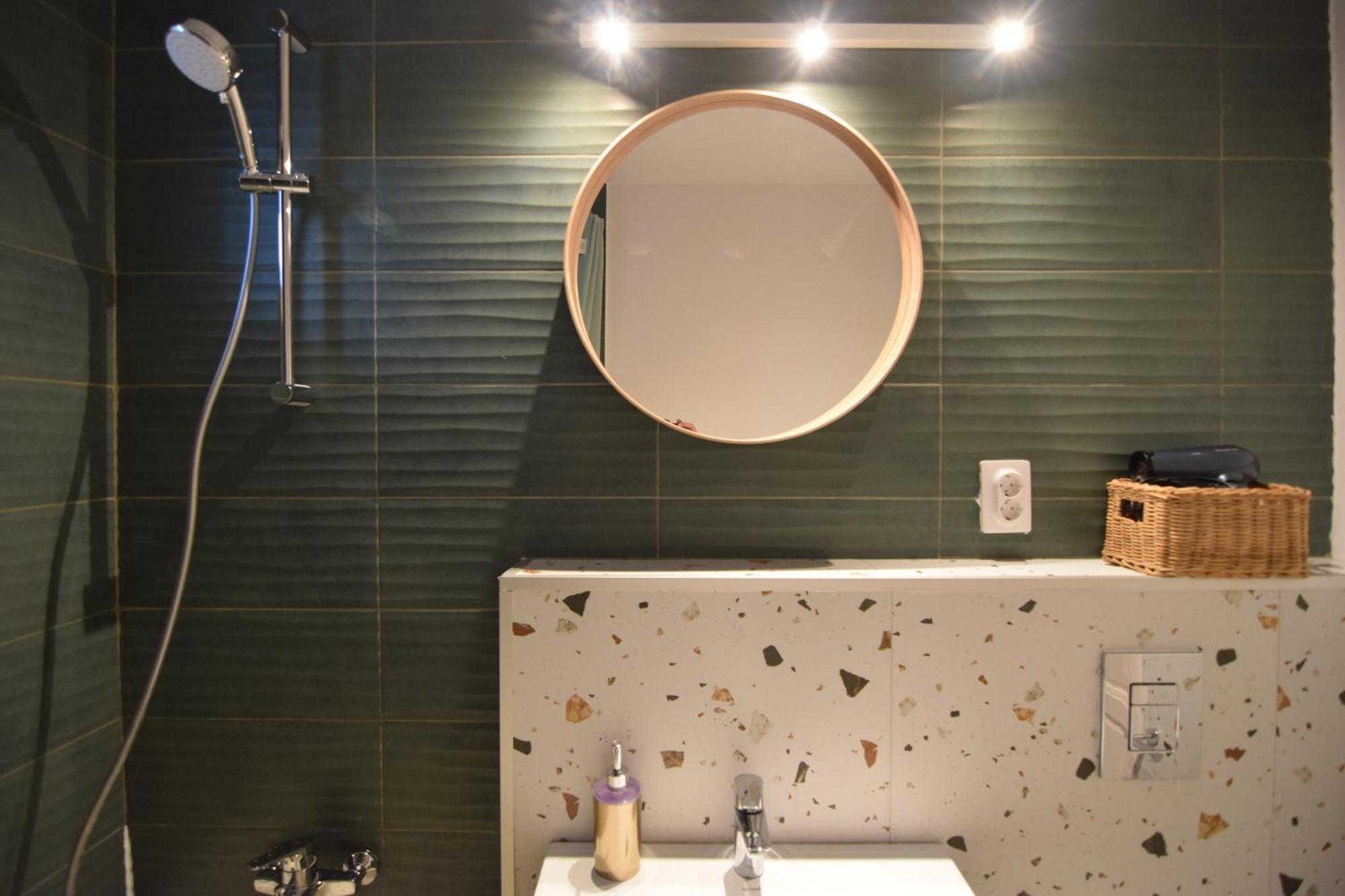 Stylish Apartment With Video Projector Bukares Bagian luar foto