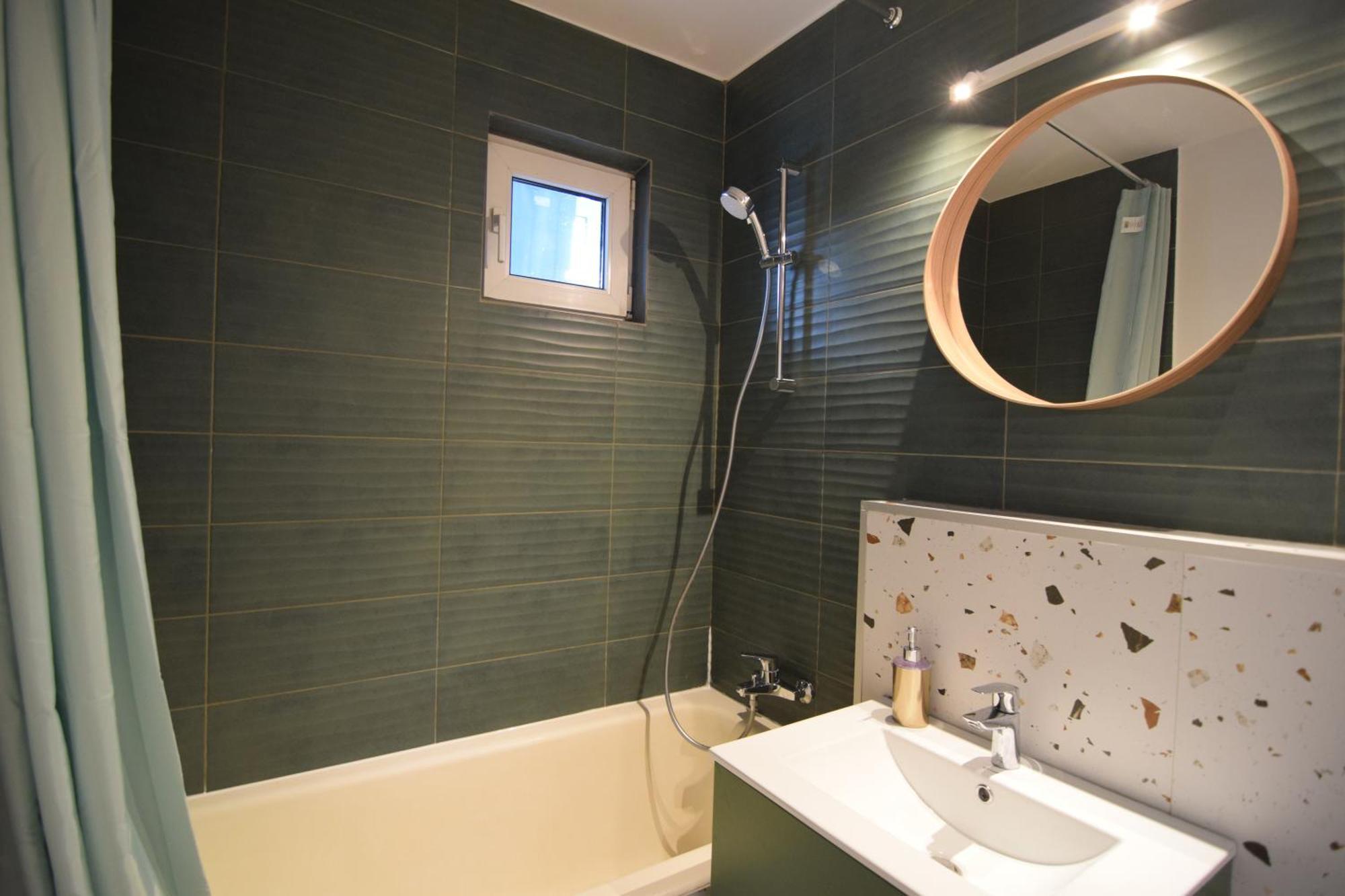 Stylish Apartment With Video Projector Bukares Bagian luar foto